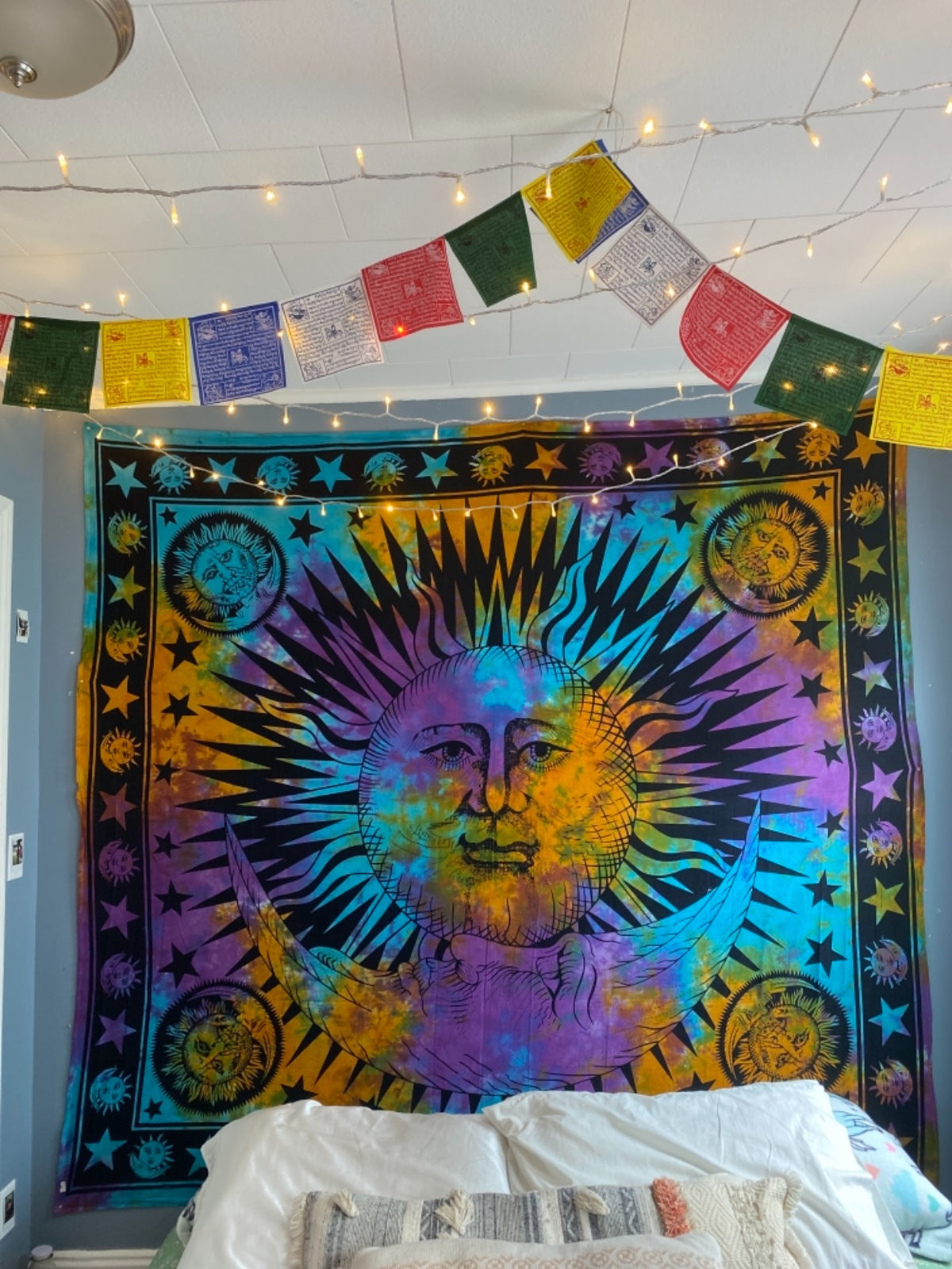 Trippy Tapestry FAQs: Your Ultimate Guide to Decorating with Psychedelic Tapestries