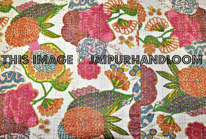 Sari Kantha Quilt In White, Floral Kantha Blanket, Kantha Bedspread, Kantha Throw, Kantha Bedding, queen kantha Blanket, Indian Sari Quilt